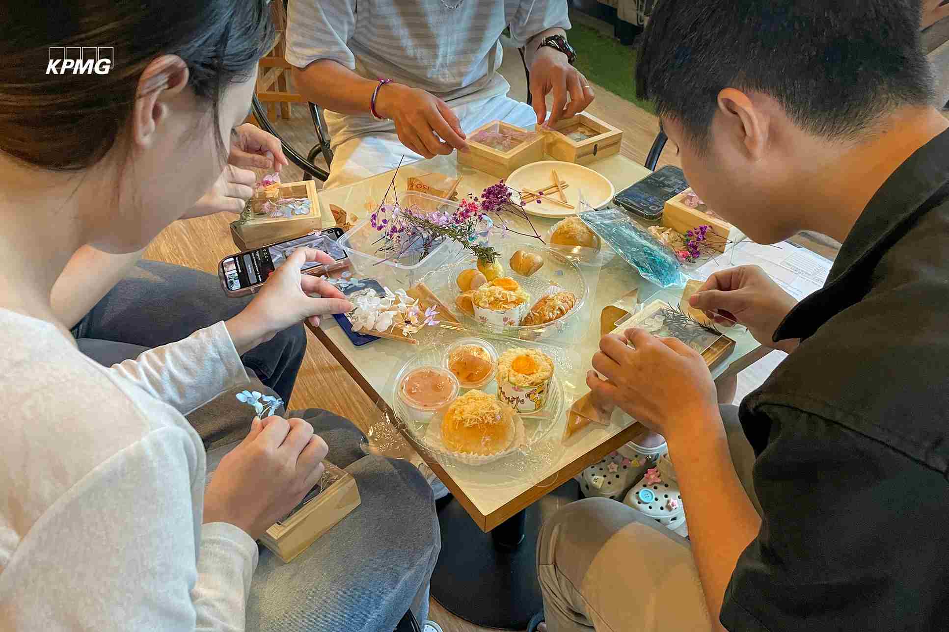 Workshop Feel Good Friday tại KPMG Big4 