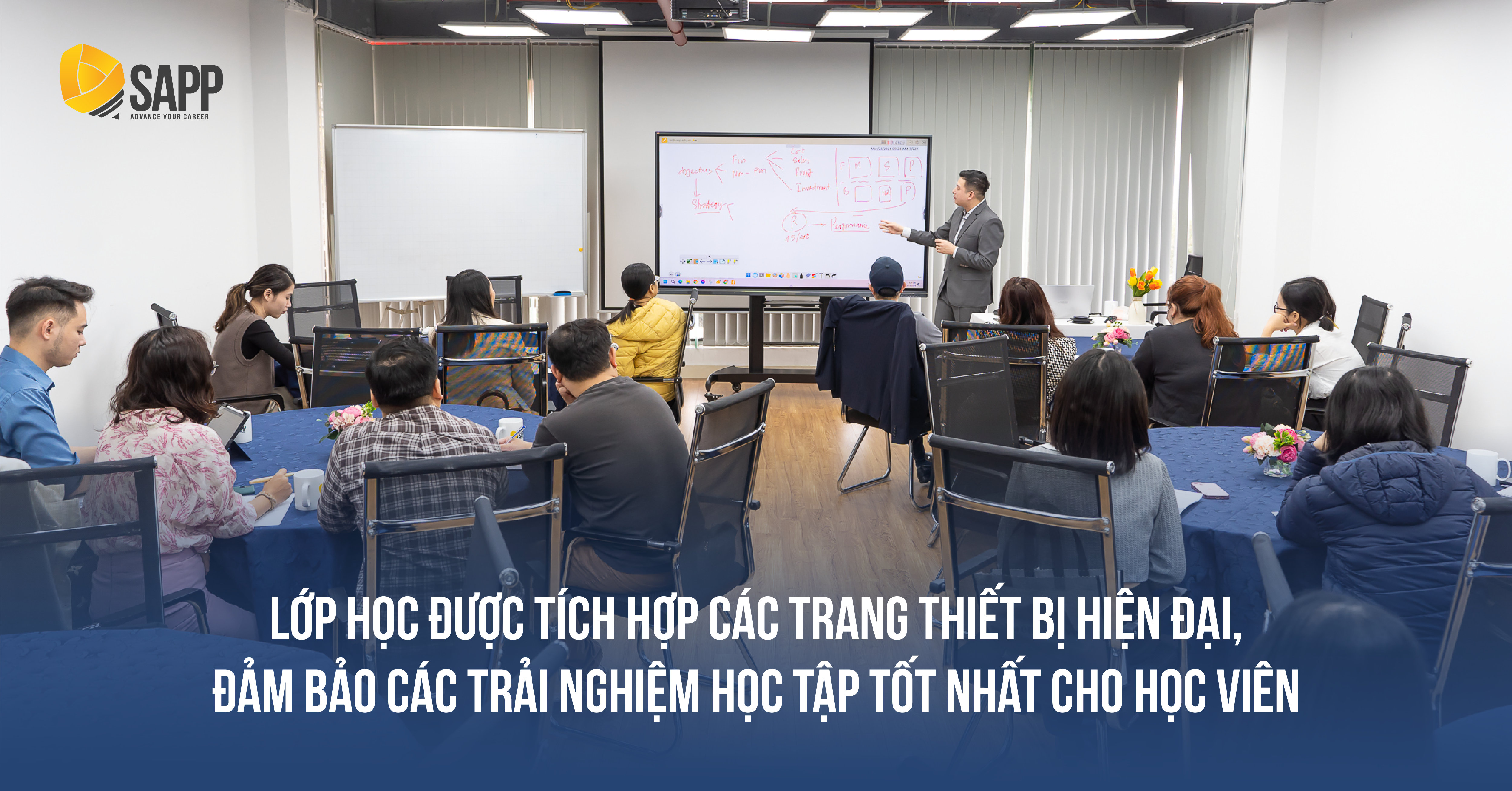 lop-hoc-hybrid-co-day-du-trang-thiet-bi-hien-dai