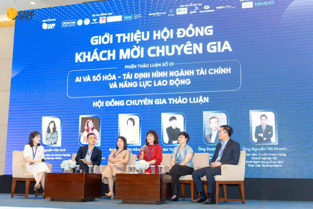 Phiên thảo luận số 01 về “AI và số hóa – Tái định hình ngành tài chính và năng lực lao động” quy tụ đại diện các trường đại học, tổ chức đầu ngành