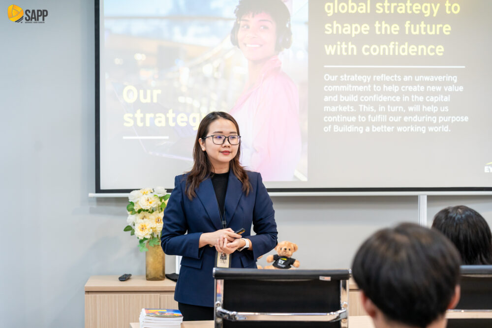 Ms. Hồ Thùy Linh - Quản lý Tuyển dụng chia sẻ văn hóa doanh nghiệp và quy trình làm việc tại EY