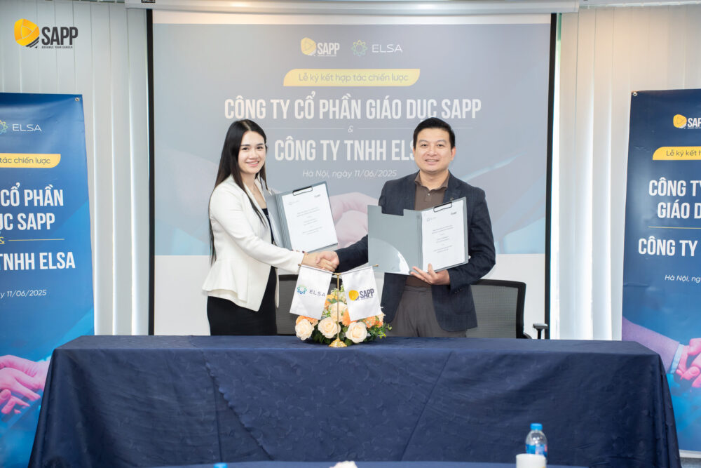 Đại diện SAPP và ELSA thực hiện ký kết hợp tác chiến lược tại Hà Nội