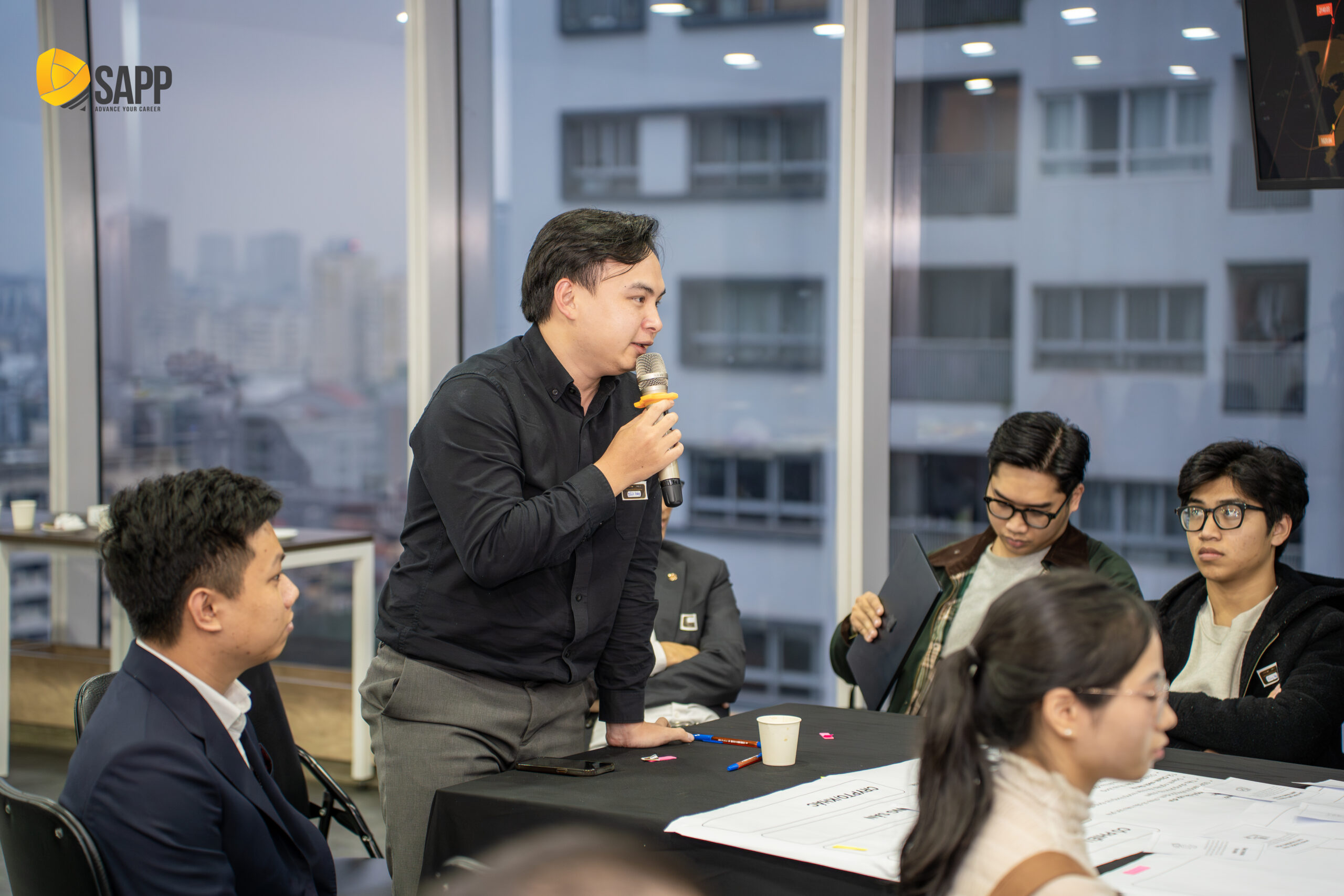 Thảo luận giữa các nhóm 