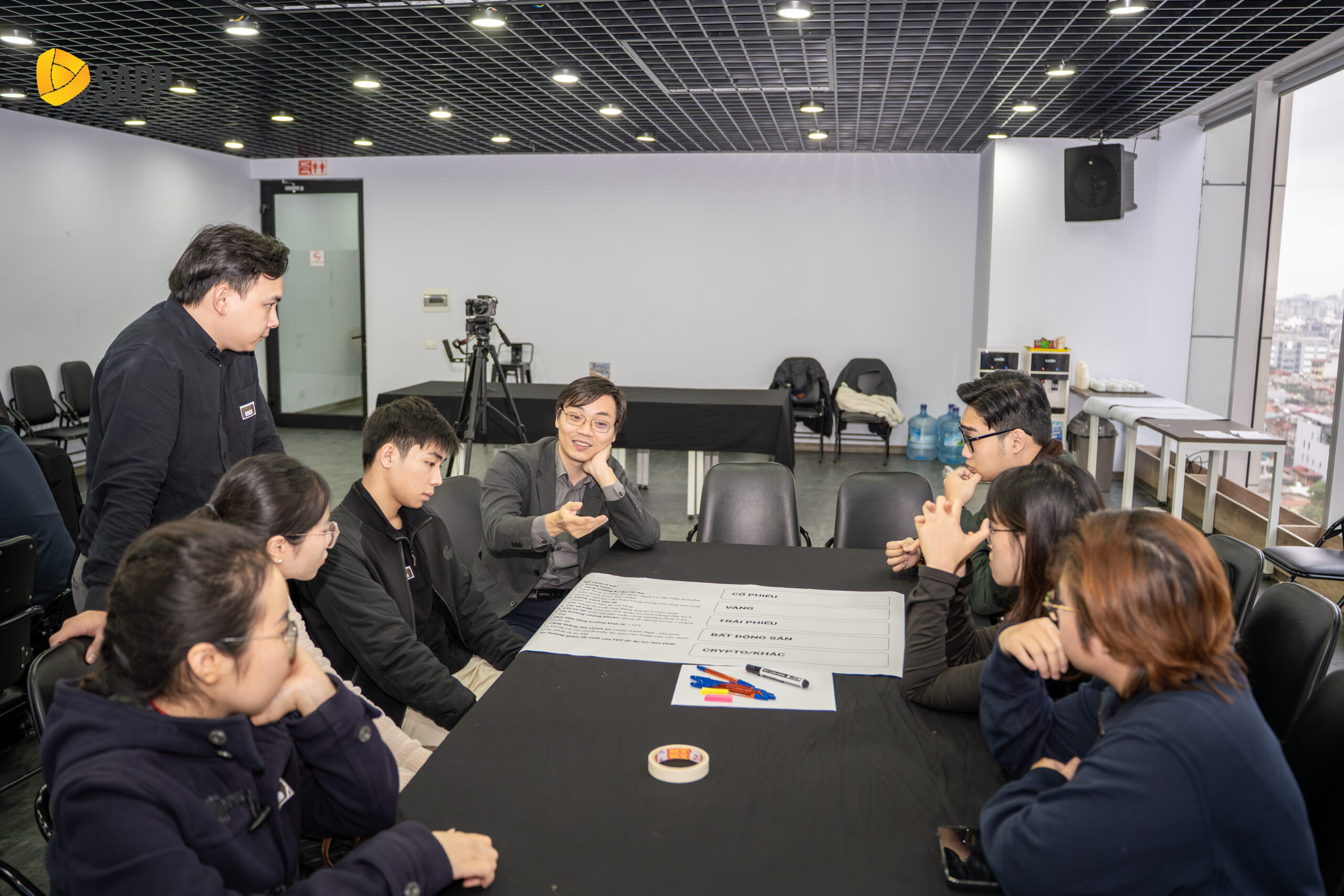 Thảo luận giữa các nhóm 